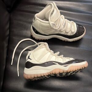 Jordan 11s Neapolitans SPECIAL RELEASE Sz 10.5